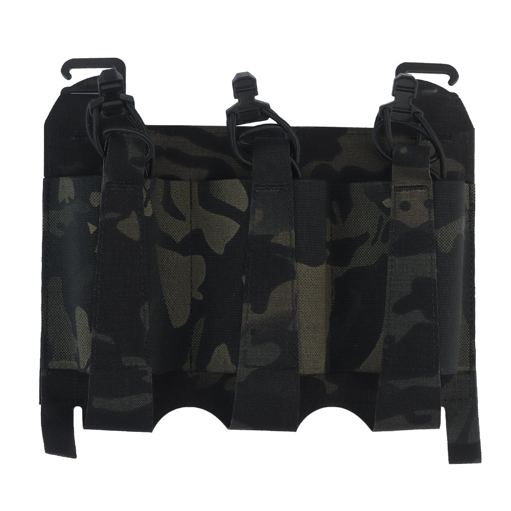 erebus industries urban assaulter triple magazine placard for 556 magazines, for chest rigs and plate carriers, 556 magazines inserted in mag pouch, front side in multicam black pattern