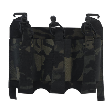 erebus industries urban assaulter triple magazine placard for 556 magazines, for chest rigs and plate carriers, 556 magazines inserted in mag pouch, front side in multicam black pattern