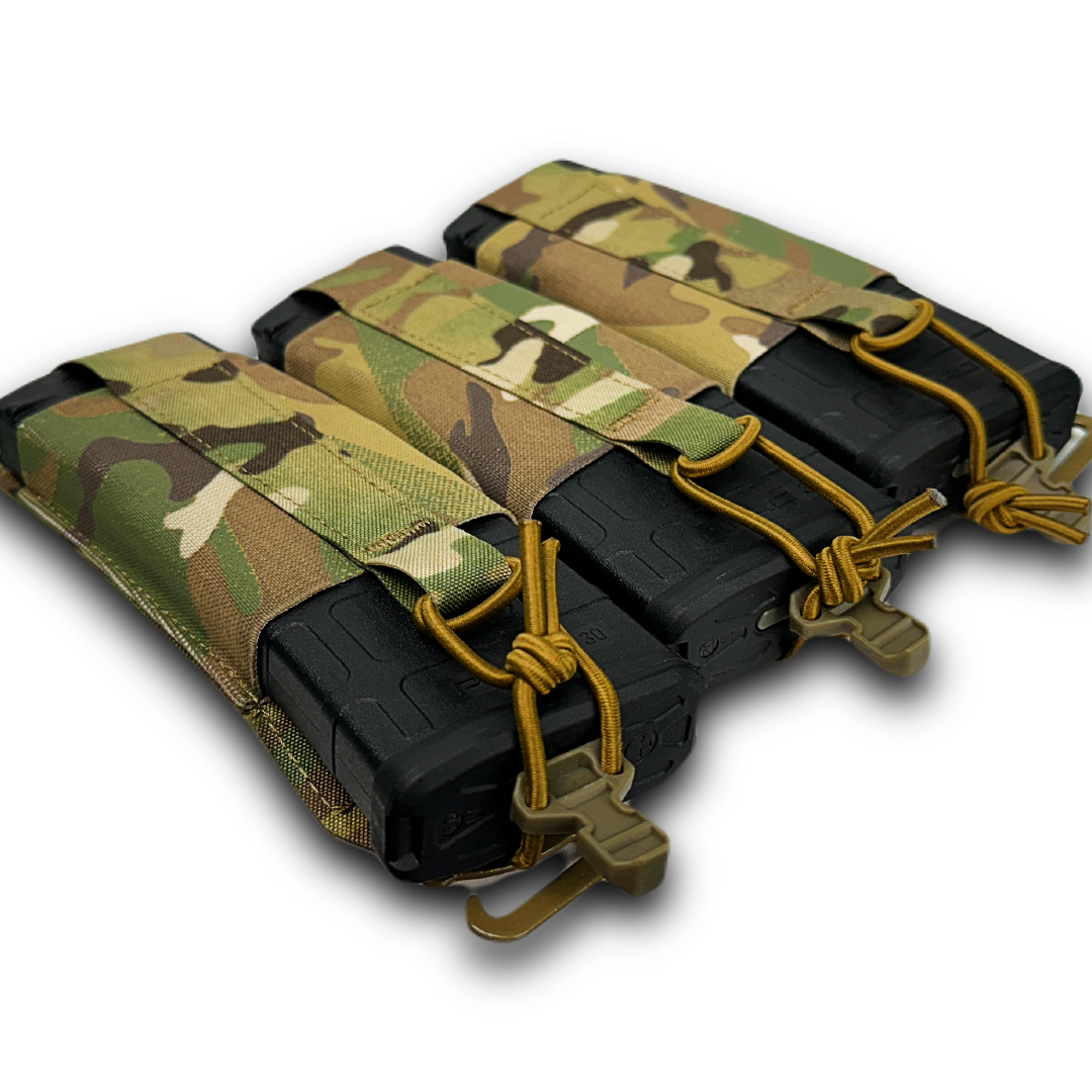 erebus industries urban assaulter triple magazine placard for 556 magazines, for chest rigs and plate carriers, 556 magazines inserted in mag pouch, in multicam pattern, top side close up