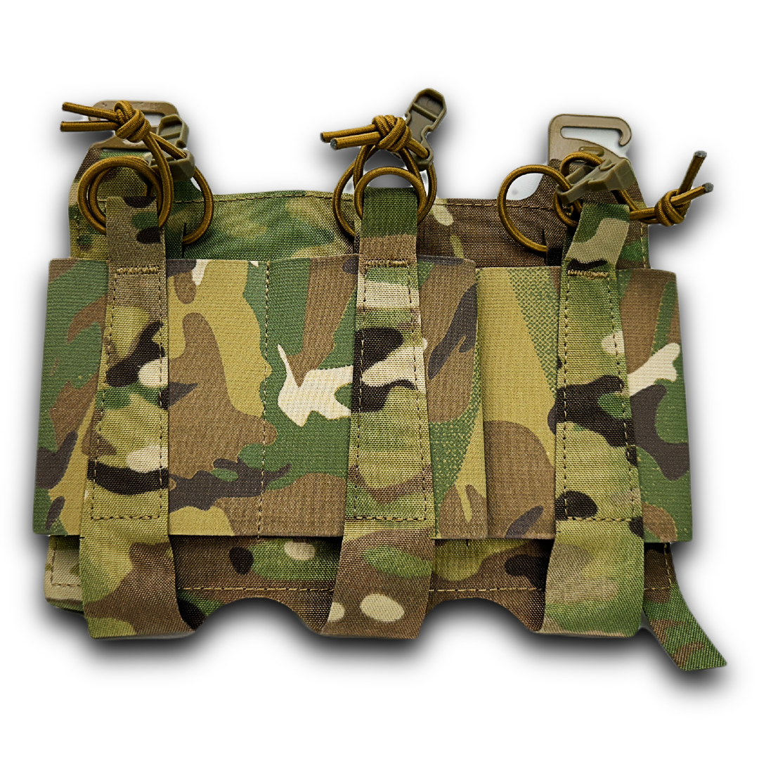 erebus industries urban assaulter triple magazine placard for 556 magazines, for chest rigs and plate carriers, 556 magazines inserted in mag pouch, in multicam pattern, front side close up